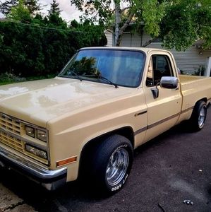 Meet your Posher, Marcos